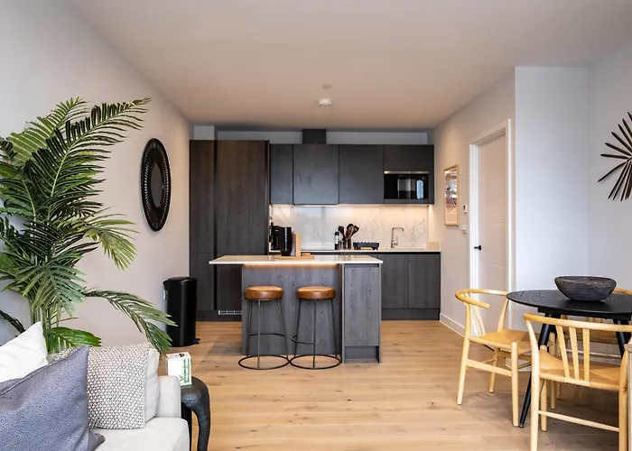 Modern 1-Bedroom Apartment In The Heart Of Hayle