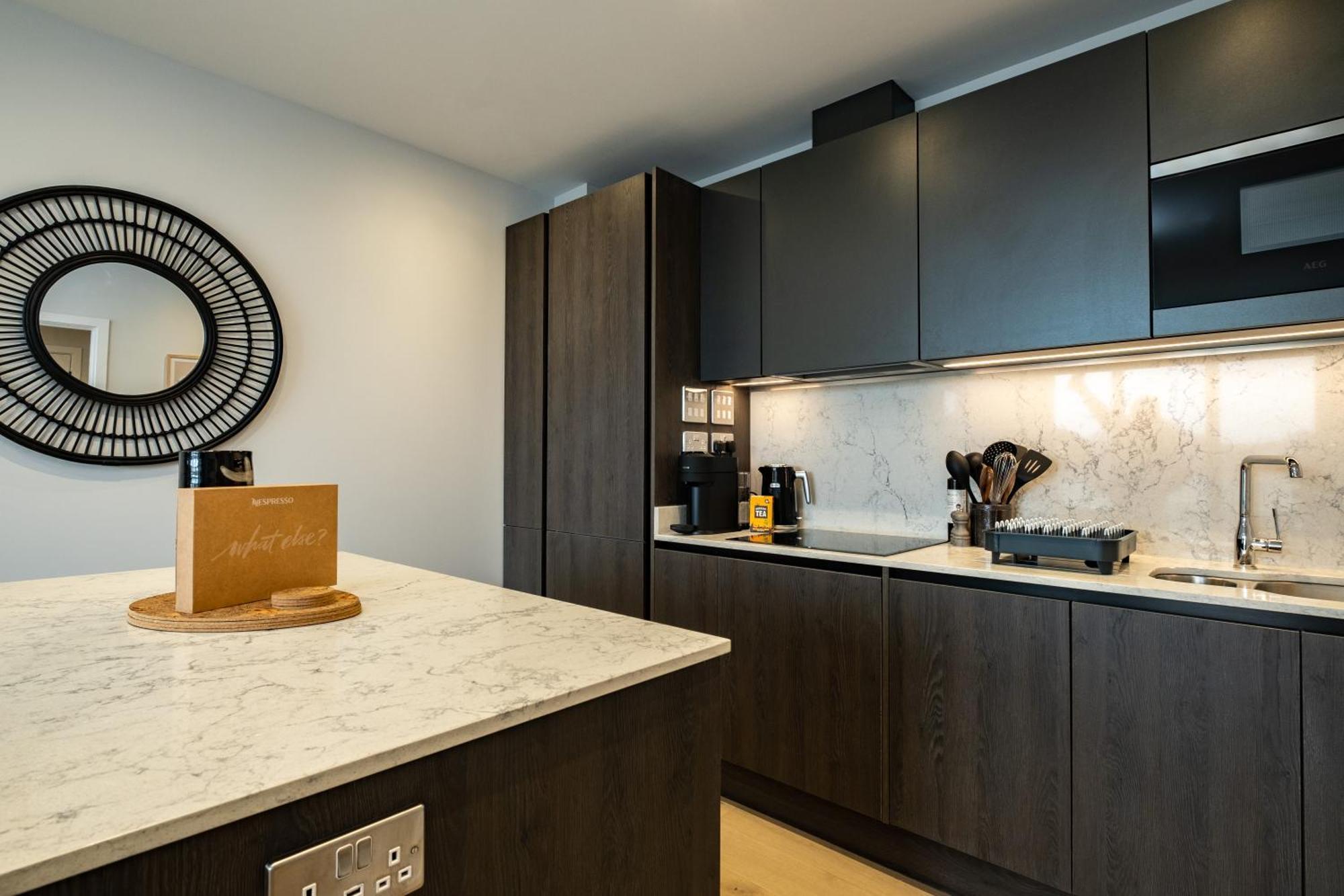 Modern 1-bedroom In The Heart Of